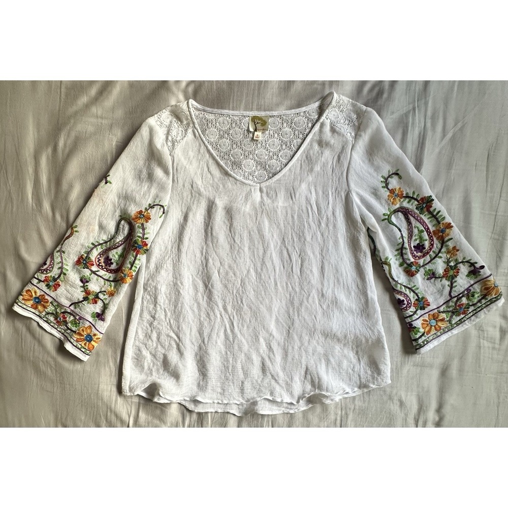 Fig and flower Size Small White Embroidered Colorful Flowers Blouse Lace Back